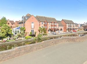 Supporting image for story: Woman who died after falling in Stourport canal not yet identified