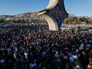 Supporting image for story: US diplomats and hostage envoy make first visit to Syria