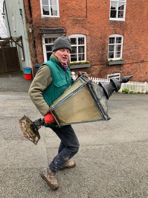 The top of the lamp off to get restored