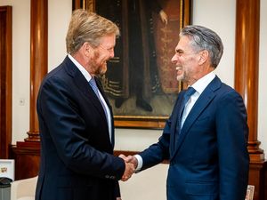 Supporting image for story: Dutch king swears in new government months after far-right party won elections