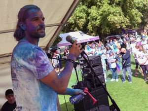 Supporting image for story: West Brom striker Jay Rodriguez takes part in 5km colour dash to help raise money for hospice