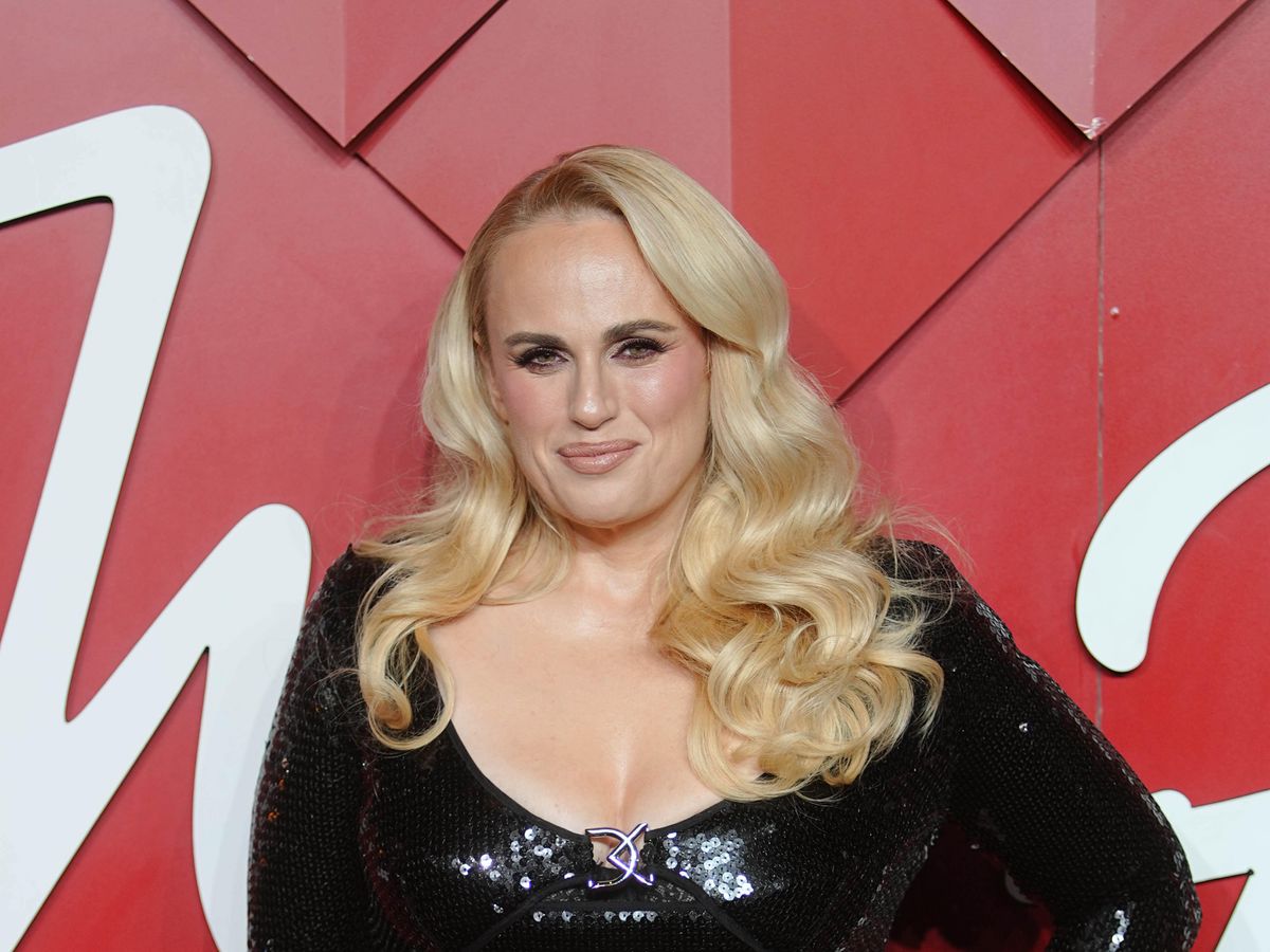 Rebel Wilson says surprise performance with The Kooks was planned overnight