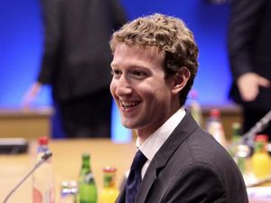 Supporting image for story: Facebook boss Mark Zuckerberg apologises over data scandal