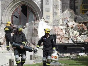 Supporting image for story: Couple's escape as quake hit cathedral