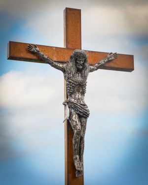 Supporting image for story: Jesus Christ depicted in latest British Ironwork Centre sculpture in Shropshire which has taken years to perfect - full details here