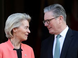 Sir Keir Starmer talking with Ursula von Der Leyen