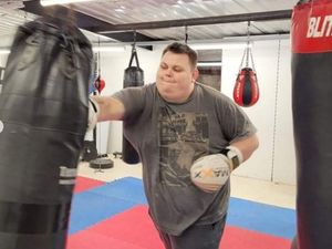 Supporting image for story: Shop manager feeling better already as he takes up boxing in 10-stone weight loss challenge