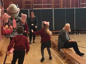 Supporting image for story: Kids get money savvy on savings day