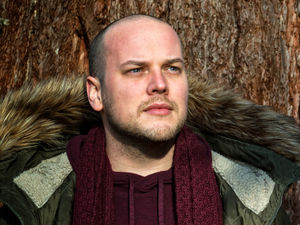 Supporting image for story: Birmingham unsigned songwriter Robert Lane talks albums, tours and improv. comedy