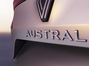 Supporting image for story: Renault names new Austral as Kadjar replacement