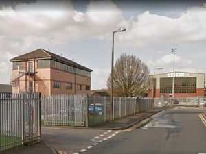 Supporting image for story: DPD denies 'poor treatment' claims as union holds demo at Smethwick HQ