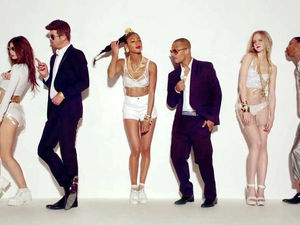 Supporting image for story: Robin Thicke blurs lines with new music video