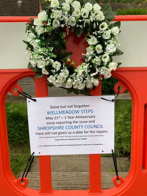 The wreath and plaque