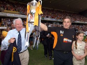 Supporting image for story: Dave Jones on Wolves' play-off glory and Prem disappointment