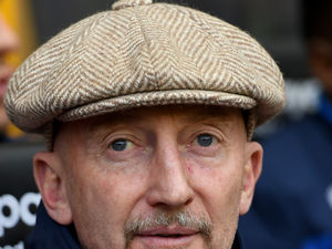 Supporting image for story: Managers will always carry the can says Ian Holloway