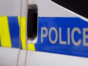 Supporting image for story: Police alert over female thief who distracted victim with 'hugs, kisses, and touches'