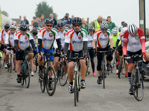 Supporting image for story: Ashes legends Marcus Trescothick, Tim Bresnan, and Geraint Jones welcomed at Shropshire club