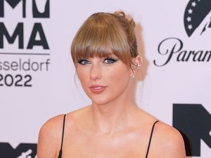 Supporting image for story: Marcus Mumford joins Taylor Swift on tour in surprise gig