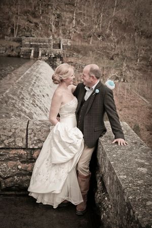 Corner of platform looking along dam top