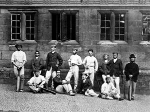Supporting image for story: Did photographer call out Shrewsbury School cricketer with dirty pads?