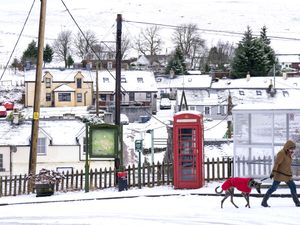 Supporting image for story: How likely are we to see a white Christmas in the UK this year?