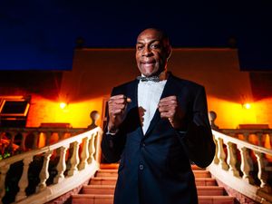 Supporting image for story: Frank Bruno delights Wolverhampton hotel crowd
