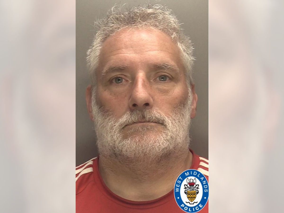 Distraction burglar scammed 100-year-old Halesowen woman out of money then stole 77-year-old mans wallet