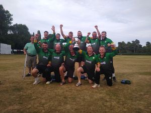 Supporting image for story: Red-hot Quatt are the 100-ball kings once again