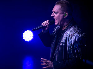Supporting image for story: Erasure, O2 Academy, Birmingham - review with pictures
