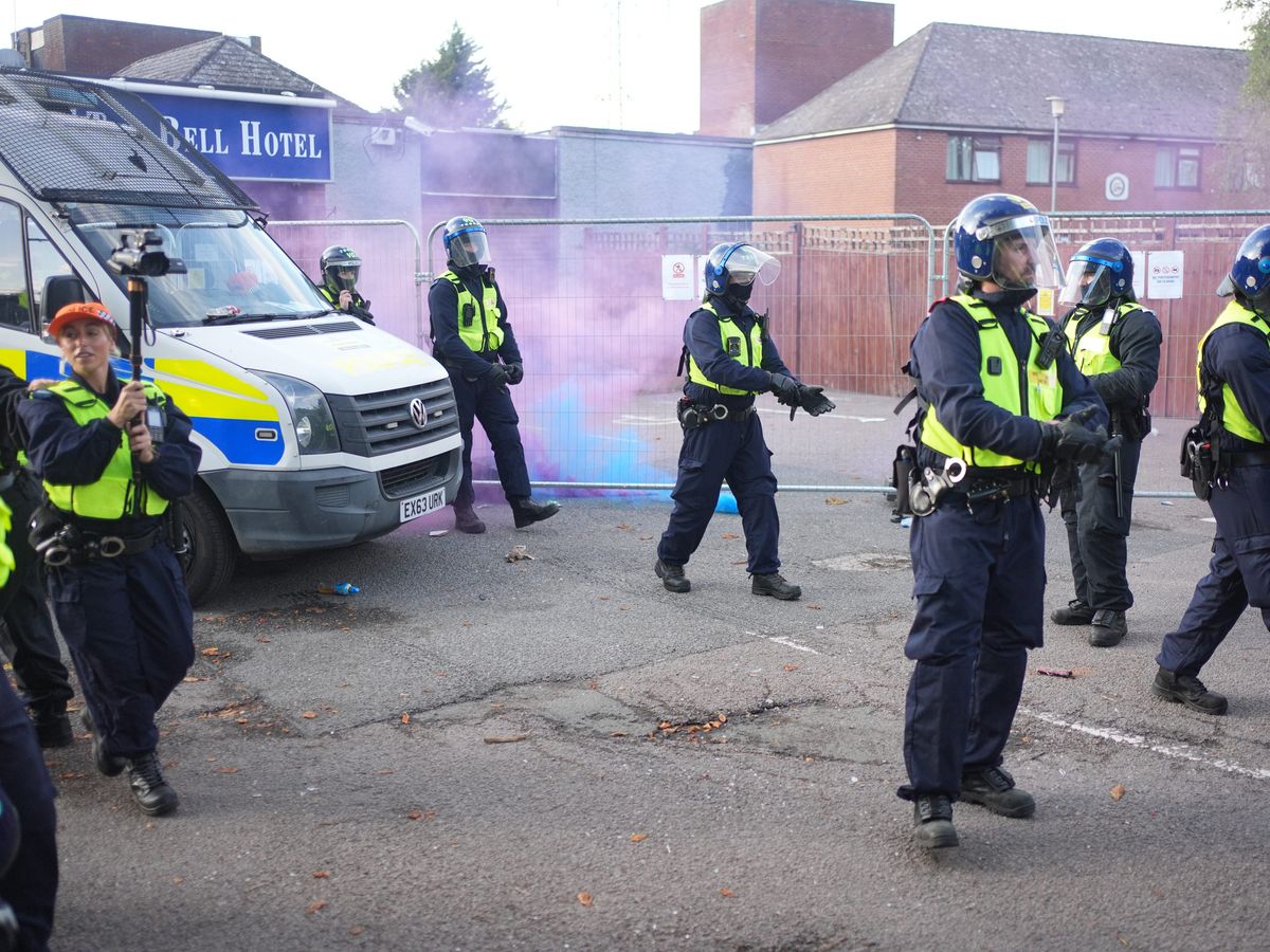 Sixteen arrested after protest outside migrant hotel in Epping