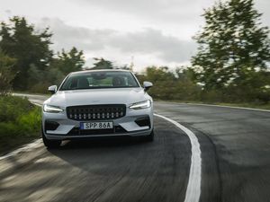 Supporting image for story: Five interesting features on the new Polestar 1