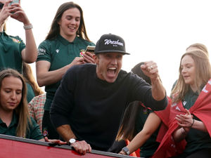 Supporting image for story: Wrexham co-owner Rob McElhenney wonders when he will wake up after city football team victory parade