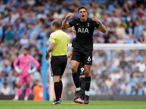 Supporting image for story: Joao Palhinha praised by Tottenham boss Thomas Frank after victory at Man City