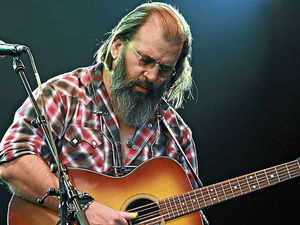 Supporting image for story: Steve Earle: I'm doing a job invented by Bob Dylan