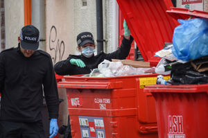 Police searching Poplar Road on Thursday. Photo: SnapperSK