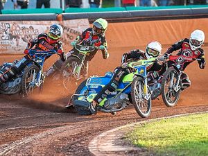 Supporting image for story: Super Wolverhampton Wolves storm to crucial win over Aces