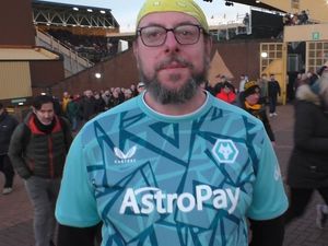 Supporting image for story: Wolves fans all have same opinion of Brentford tactics in Wolves defeat 