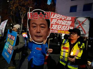 Supporting image for story: South Korean police considering overseas travel ban on president