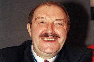 Supporting image for story: Tributes flood in for 'Allo 'Allo star Gorden Kay after death at age of 75