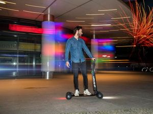 Supporting image for story: Audi announces e-tron scooter as last-mile mobility option