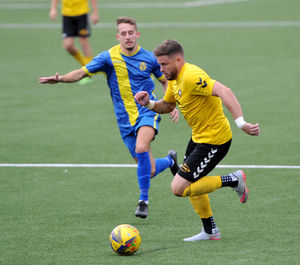 Michael Kightly makes his home debut for Rushall.