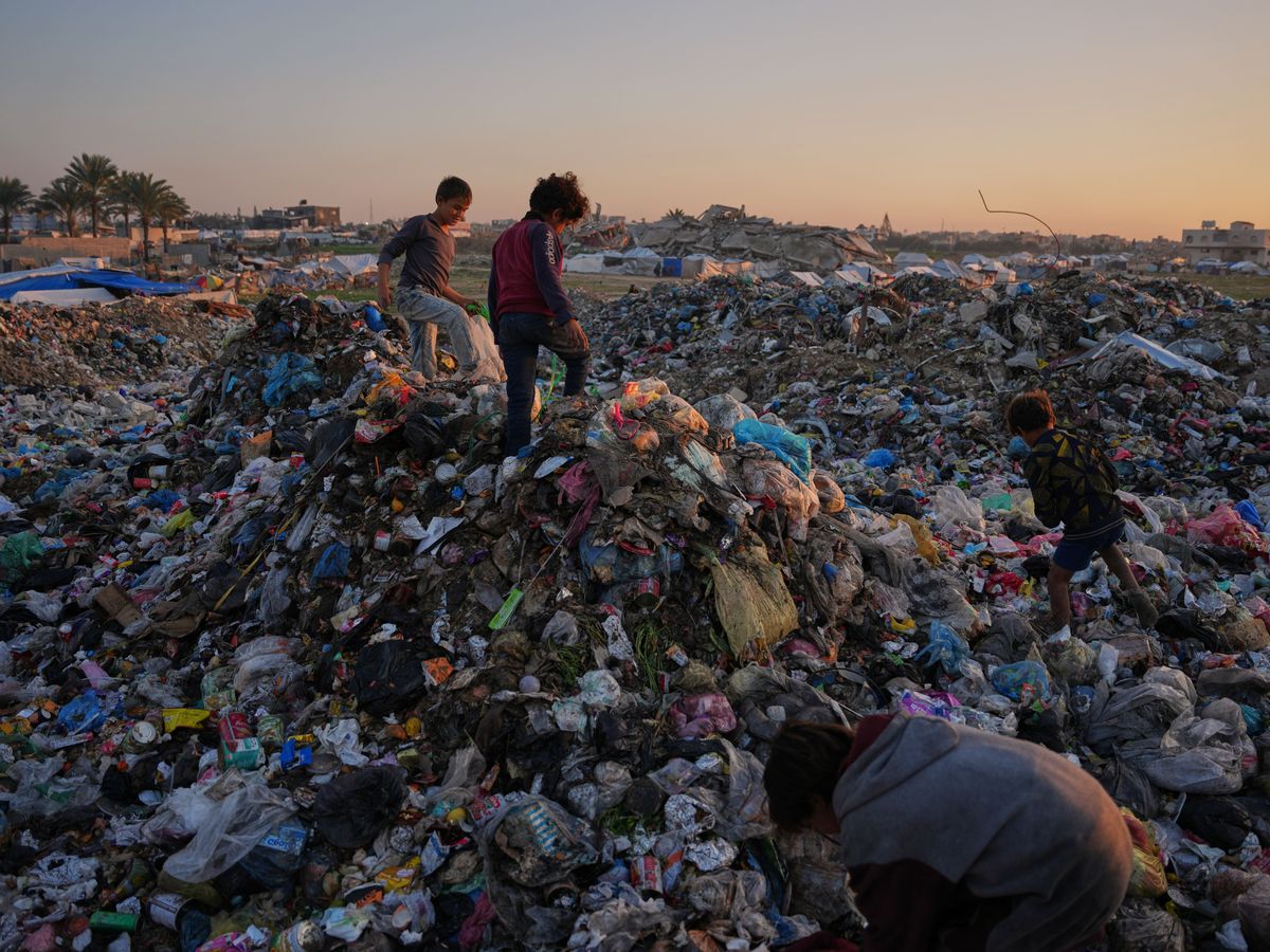 Israel accuses Hamas of ceasefire violation as blast in Gaza wounds soldier