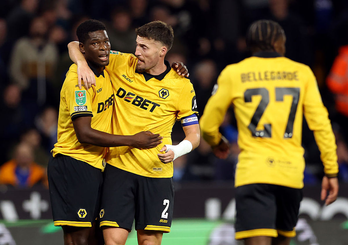 Carabao Cup: Wolves 2 Everton 0 - Report