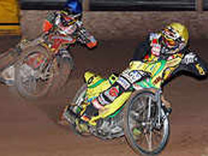 Supporting image for story: Wolves challenge in tatters