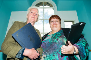 Former mayor of Bishop's Castle, Karen Bavastock (right)