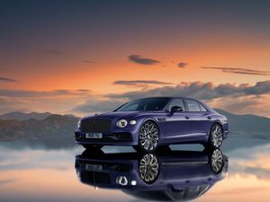 Supporting image for story: Bentley Flying Spur Mulliner gains stealthy Blackline specification