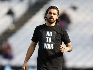 Supporting image for story: Wolves and West Ham players show support for Ukraine 