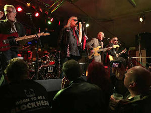 Supporting image for story: The Blockheads, Robin 2, Bilston - review and pictures