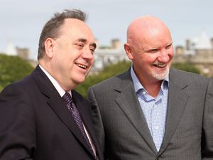 Supporting image for story: Businessman Sir Tom Hunter paid to return Alex Salmond’s body to Scotland