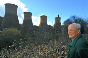 Supporting image for story: Move to save Ironbridge Power Station towers from demolition